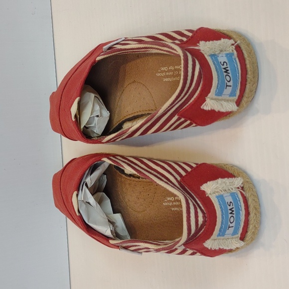 Toms Women's University Red Classic Rope Sole Slip-On Red / Ivory Stripe Flats - Picture 5 of 10